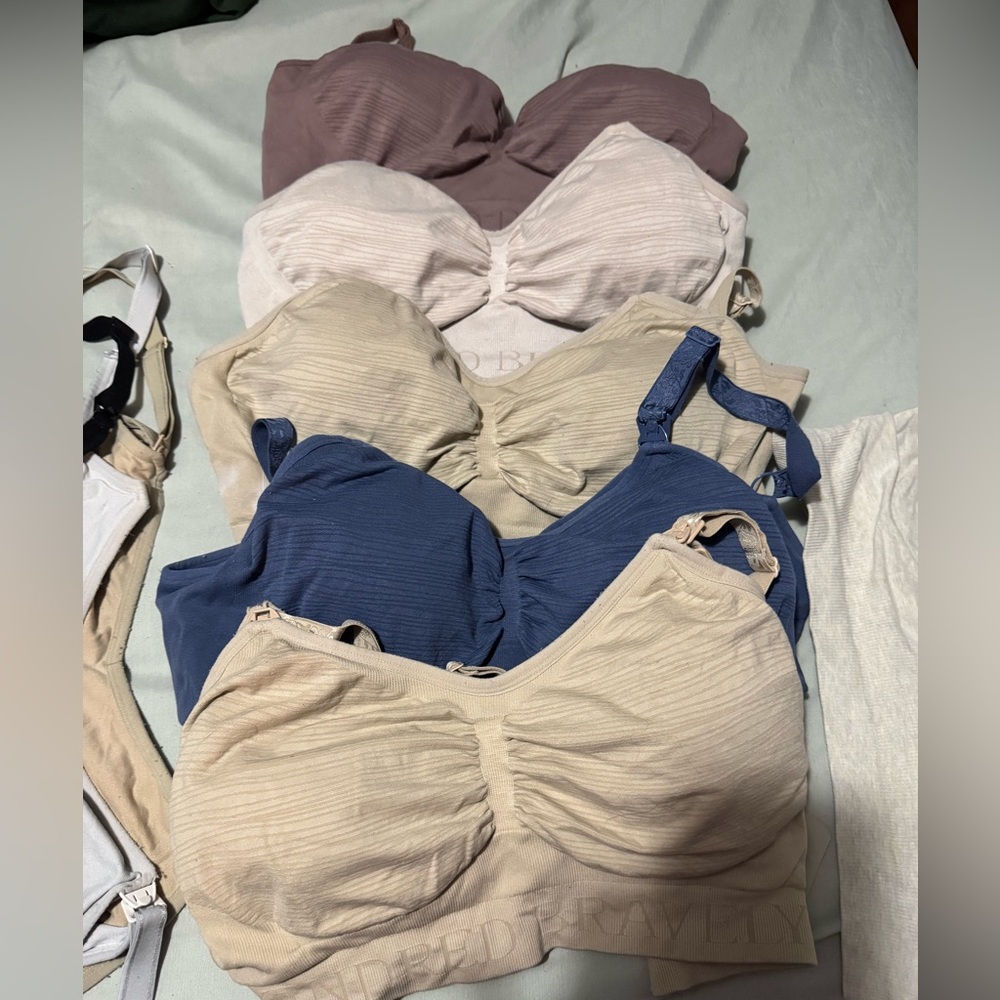 Lot of 6 kindred bravely and 5 hofish nursing bras. Size medium busty and XL.